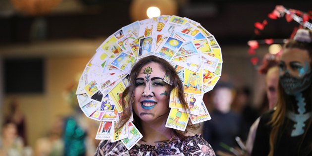 Tarot card head piece